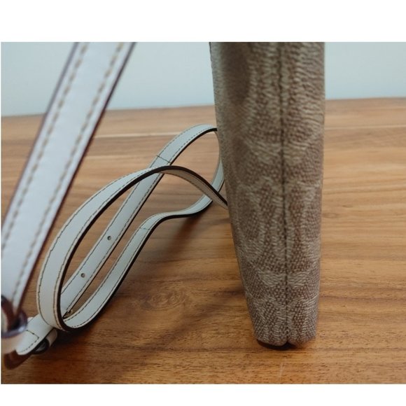 NWOT COACH Kitt Messenger Crossbody In Signature Canvas with Chalk Design - Picture 6 of 7
